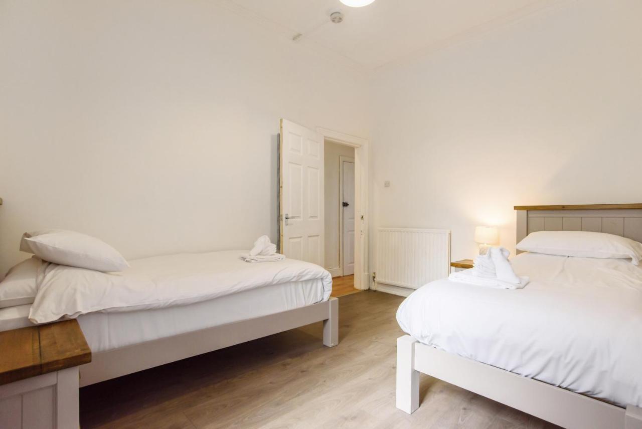 Handpost Lodge Newport  Ngoại thất bức ảnh