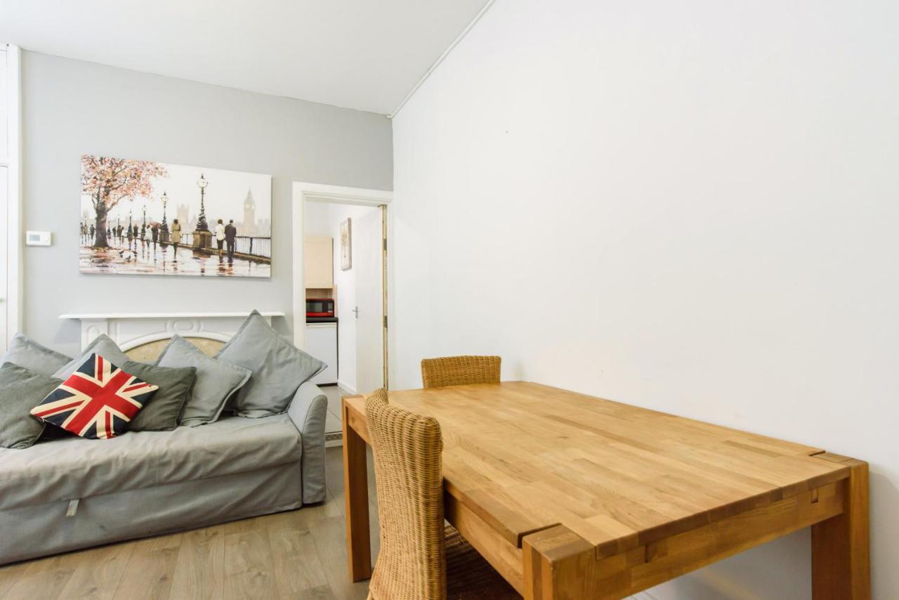 Handpost Lodge Newport  Ngoại thất bức ảnh